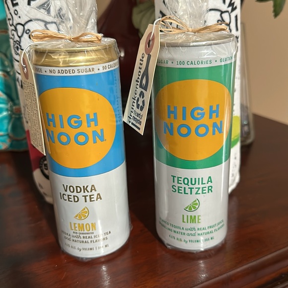 NWT Candle & Canine bundle candle and dog toy - Picture 13 of 16